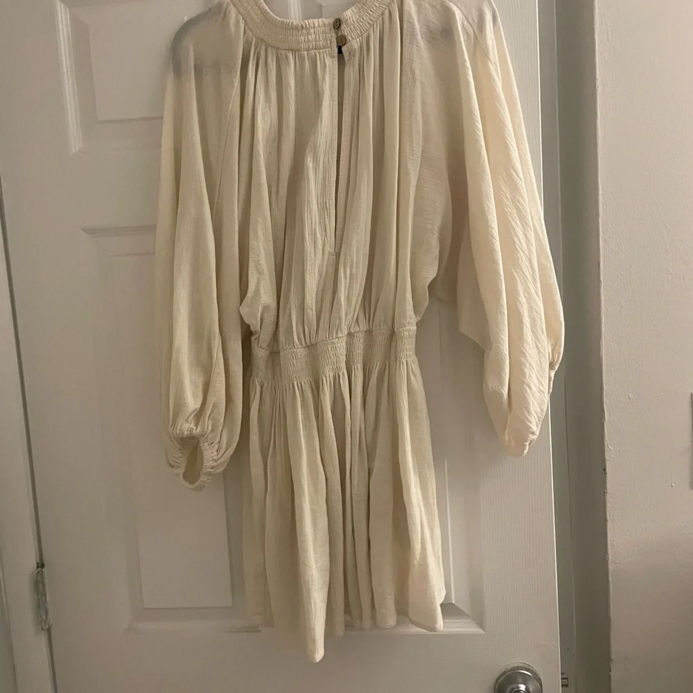 Chic Ivory V-Neck Dress - Picture 4 of 4